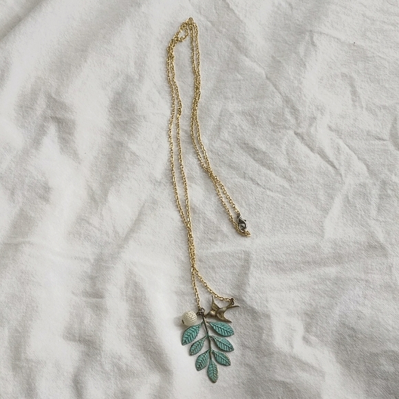 Gold chain long necklace with teal leaf & bird pendant 🌿🐦 - Picture 2 of 6